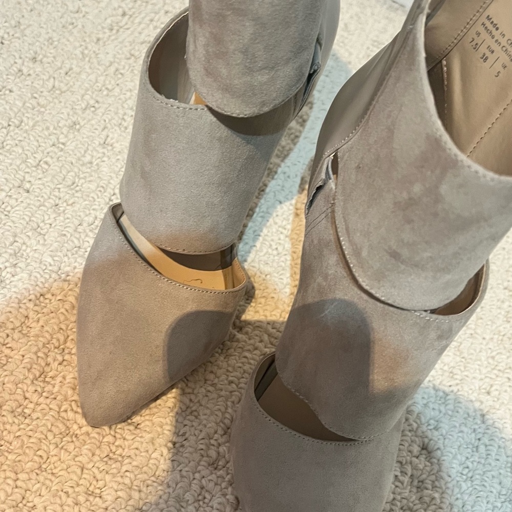 Pointed Toe Beige Pointer Toe Heeled Boots - Picture 6 of 7